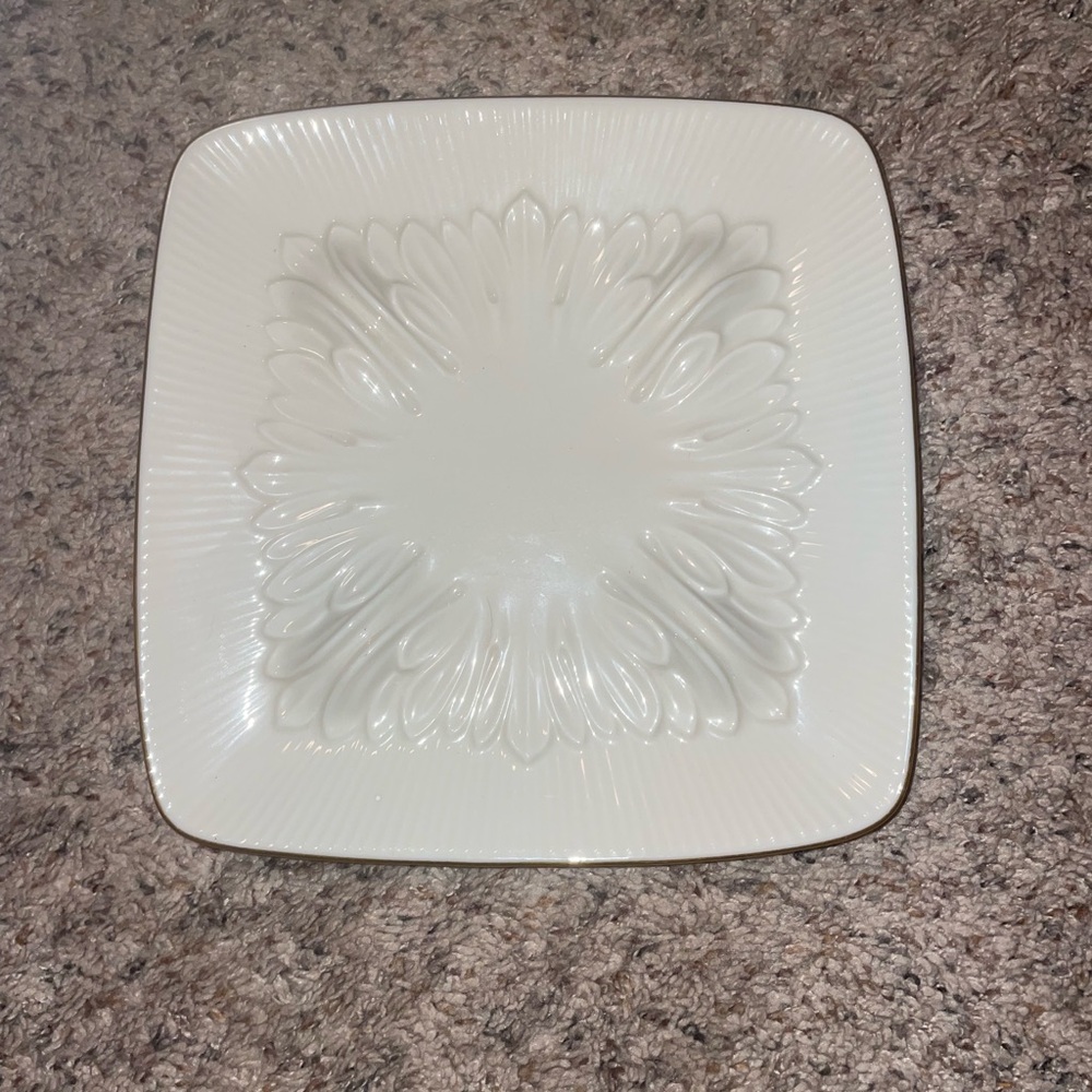 Lenox Giftware Granada Ashtray Trinket Dish Ivory Bone China with 24K Gold Trim